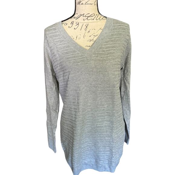 Hilary Radley Gray V Neck Tunic Long Sleeve Sweater Size Medium - Picture 1 of 4
